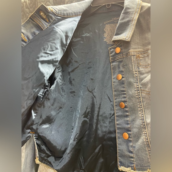 Jean jacket - Picture 4 of 15